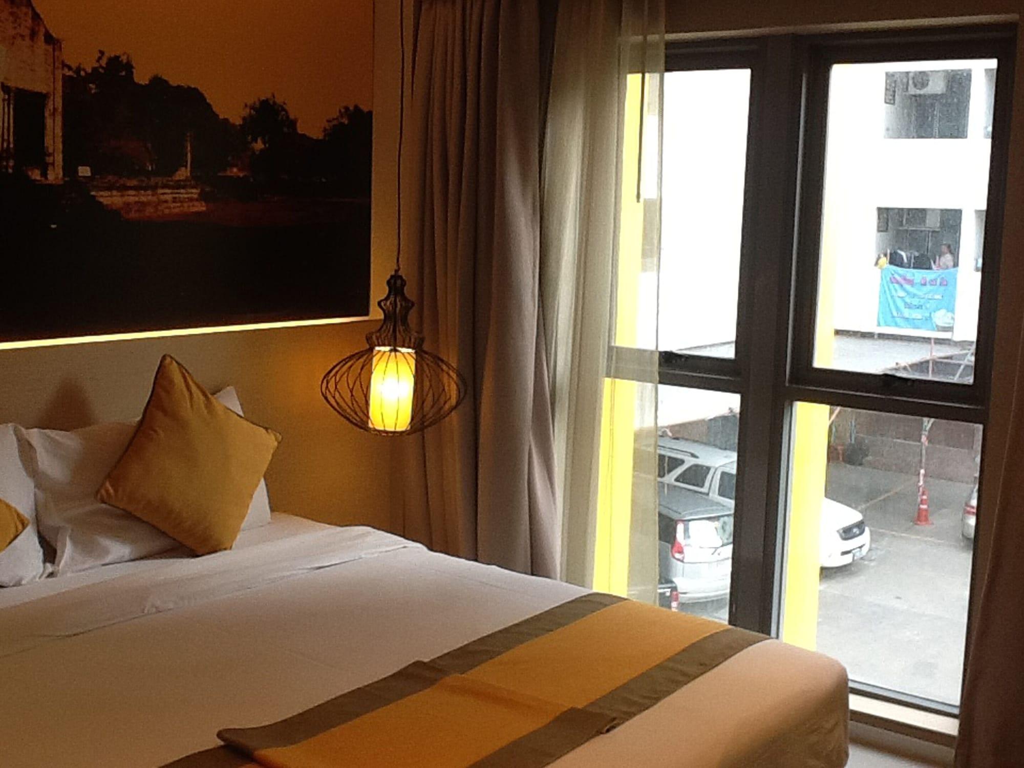 בנגקוק Bizotel Premier Hotel & Residence מראה חיצוני תמונה